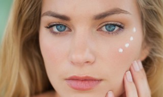 有什么可以去除眼部皱纹的方法 有什么可以去除眼部皱纹的方法图片