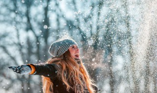 形容冬天雪下得非常大的句子（描写冬天雪下得很大的成语）