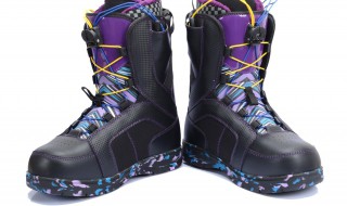 滑雪鞋夹脚怎么解决（滑雪鞋夹脚怎么解决的）