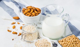 核桃杏仁豆浆怎么弄（核桃仁怎么做豆浆）