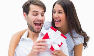 给男朋友的新年礼物 给男朋友的新年礼物留言