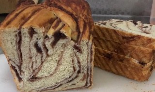 大理石吐司的做法（巧克力大理石吐司面包）