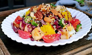 时蔬年糕沙拉如何做（沙拉年糕怎么做）