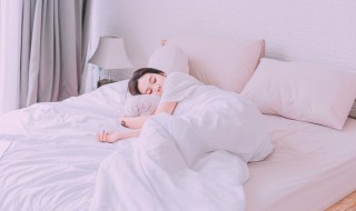 梦见被蛇咬脖子（女人梦见被蛇咬脖子）