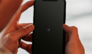 手机突然黑屏怎么回事 手机突然黑屏怎么回事开不了机