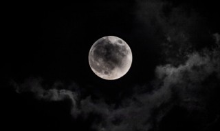 怎么用手机拍月亮（怎么用手机拍月亮不会散光）