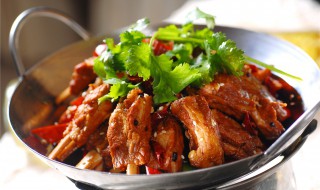 干锅排骨怎么做好吃（干锅排骨怎么做好吃家常做法）