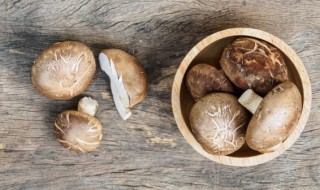 虾滑酿香菇的做法 虾滑酿香菇的做法视频