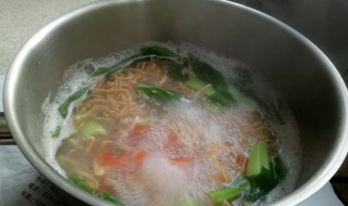 萝卜水煮面的做法 萝卜水煮面条