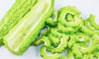 苦瓜鲫鱼汤的做法 苦瓜鲫鱼汤的做法和功效