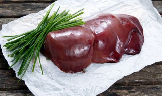 猪肝粉跟什么食物相克(猪肝粉不能跟什么一起吃)