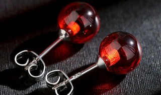 石榴石作用与功效（石榴石作用与功效图片）