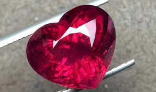 红碧玺的功效与作用 红碧玺的功效与作用及禁忌