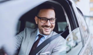 梦见开车睡觉什么兆头 梦见开车想睡觉