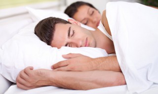 梦见跟别人做受预示着什么（梦见自己与别人做受）