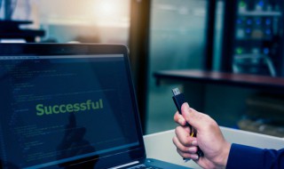 笔记本键盘字母变数字怎么按回来（联想笔记本键盘字母变数字怎么按回来）