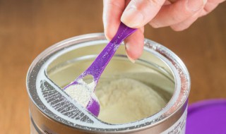 宝宝如何转奶粉 宝宝怎样转奶粉