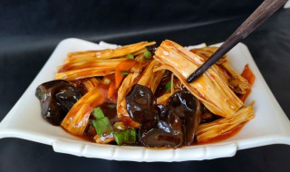 腐竹能和什么一起炒着吃 腐竹能和什么一起炒着吃好吃