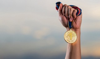 奥运会圣火火种传播方式（奥运圣火火种是利用什么取得的）