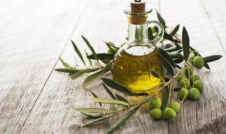 青橄榄煲汤要去核吗（橄榄炖汤中间的核要弄掉吗）