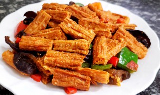 腐竹怎么炸才好吃（腐竹怎么炸才好吃又蓬松）