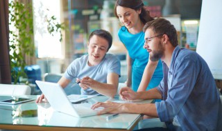 技术员是做什么的（厂里技术员是做什么的）