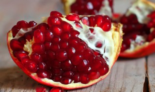 石榴花长什么样子（石榴花长什么样子怎么画）