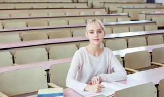 成语三年五载的载是什么意思(三年五载是含有近义词的成语吗)