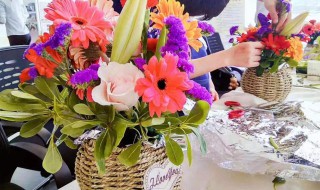 过年如何插花（过年插花教程）