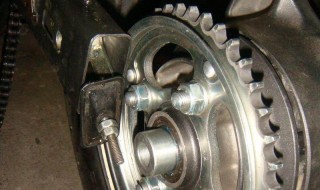 更换前轮轴承要拆悬架吗(更换前轮轴承要拆悬架吗多少钱)