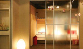 悬挂式移门怎么调节（悬挂式移门怎么调节松紧）