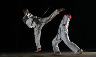 跆拳道比赛中击打腹部得几分 跆拳道比赛中击打腹部得几分钟