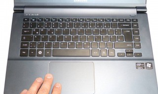 笔记本触摸板缝隙进水失灵了 笔记本触摸板缝隙进水但是用没问题