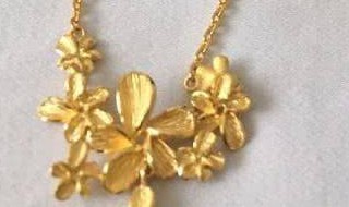 黄金项链在洗澡的时候要摘掉吗（黄金项链在洗澡的时候要摘掉吗）