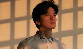 余庆年主题曲是谁唱的（庆余年片尾曲演唱者）