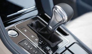 自动挡从p到d是不是一拉到底（自动挡的车从P到D可以直接拉过来吗）