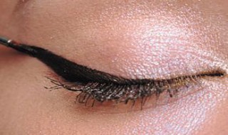 眼线晕妆是什么原因（眼线晕妆是什么原因引起的）