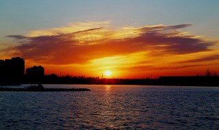 日出东方催人醒出处 日出东方催人醒出自