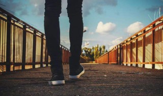 现实感悟句子（现实感悟句子简短）