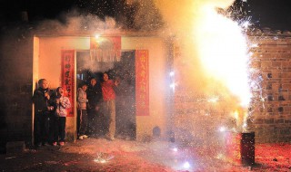 关于当代新年简短故事 关于当代新年简短故事50字