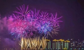 描写烟花的精彩段落（描写烟花的精彩段落摘抄）