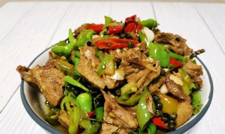 怎么做椒麻鸭(麻椒鸭的正宗做法视频)