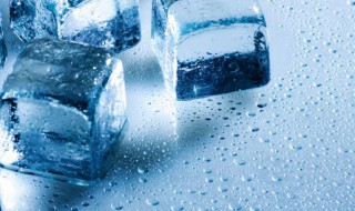 调酒的老冰是什么（调酒的冰为什么叫老冰）