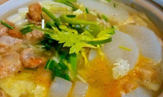 猪油渣炖白菜冻豆腐的做法(猪油渣炖白菜冻豆腐的做法视频)