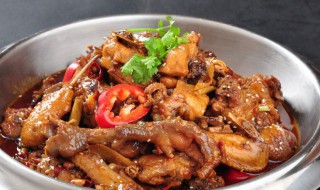 烧鸡公火锅怎么做(烧鸡公火锅做法)