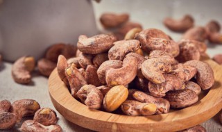 腰果表面的皮能吃吗 腰果表皮可以吃吗