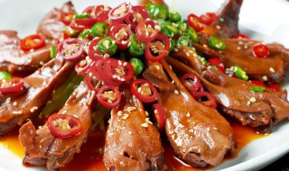 鸭下巴怎么做才正宗 鸭下巴的做法大全视频