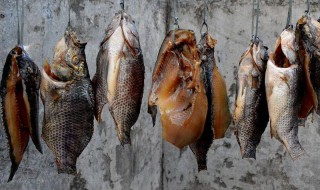 腊鱼头怎么做才好吃（腊鱼头怎么做才好吃视频）