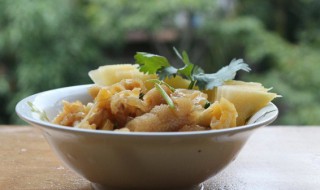 菠萝凤爪做法步骤 菠萝炒凤爪