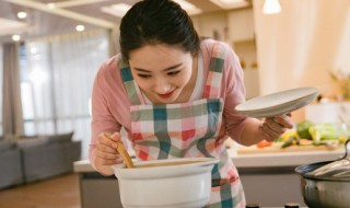 薏米猪肚莲子汤怎么做 薏米莲子猪肚汤的做法